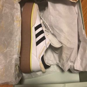 Adidas
Supersleek 72 WMNS 
White/Black